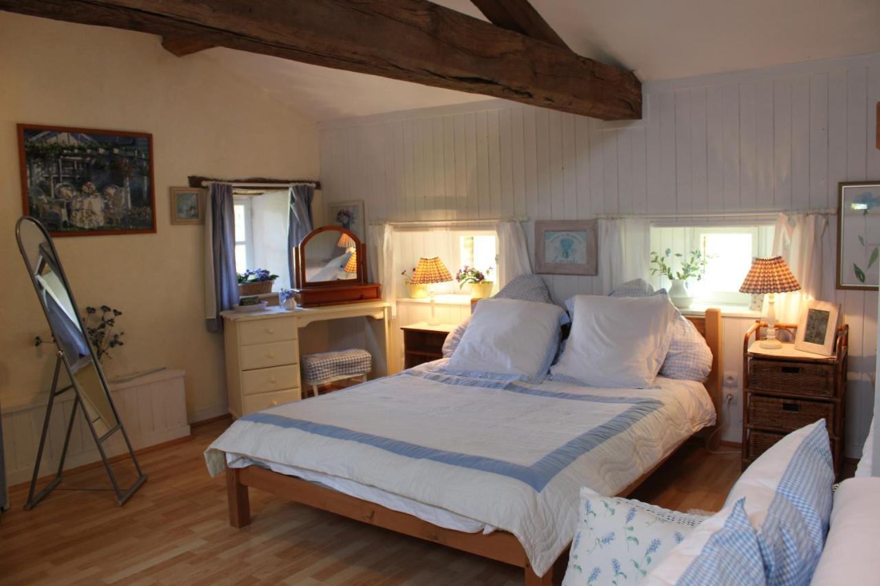 Ferienhaus Charoul'hotes Et Roulotte Insolite *
