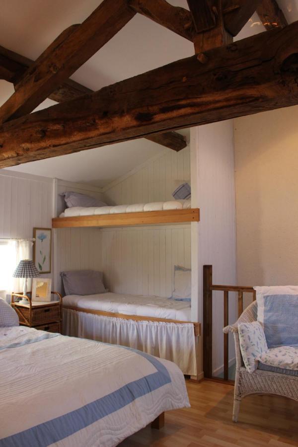 Charoul'hotes Et Roulotte Insolite Ferienhaus Saint-Andre-Sur-Sevre